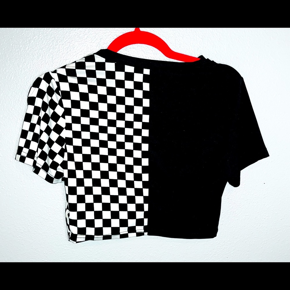 Black and white cropped shirt is very comfortable and light weight for summer